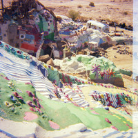 God is love_Salvation Mountain01
